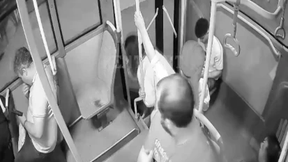 Epilepsi Nöbeti Geçiren Yolcuyu Hastaneye Ulaştırdı
