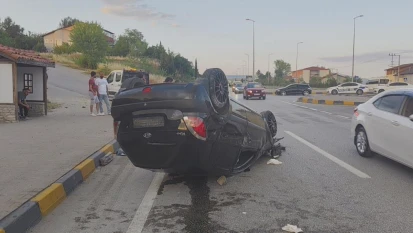 Takla Atan Otomobilde 3 Kişi Yaralandı