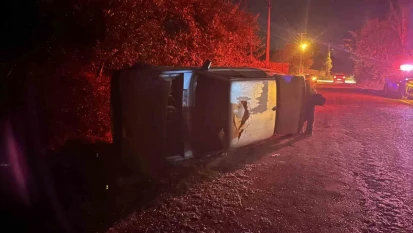 Otomobil Yan Yattı, Sürücü Olay Yerinden Kaçtı