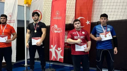 Kastamonulu Öğrenci, Bilek Güreşinde Türkiye Üçüncüsü Oldu