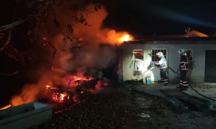 Alevlere Teslim Olan Ev Kullanılamaz Hale Geldi