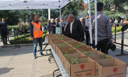 Ata Tohumu Fideler Dağıtıldı