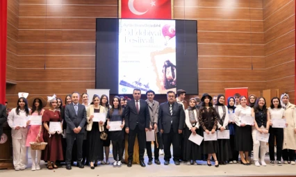 Edebiyatın Kalbi, Göl'de Atıyor