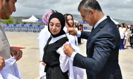 Geleceğin hemşireleri mesleğe ilk adımı attı