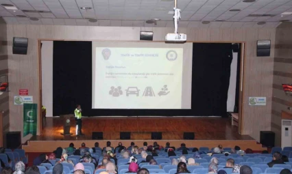 Gerede'de Polis Ekipleri Vatandaşları Ve Öğrencileri Bilgilendirdi