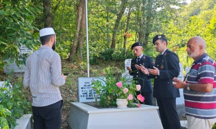 Şehit Mehmet Arslan Kabri Başında Dualarla Anıldı