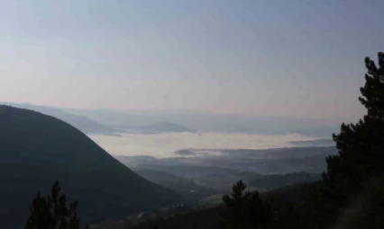 Tarihi İlçe Sis Tabakası Altında Kaldı