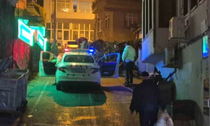 Yola Dökülen Odunlar Trafik Akışını Engelledi