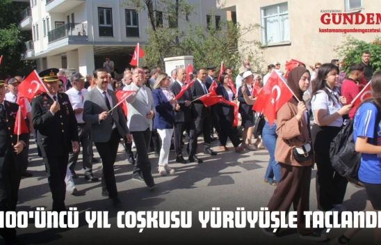 100'üncü Yıl Coşkusu Yürüyüşle Taçlandı