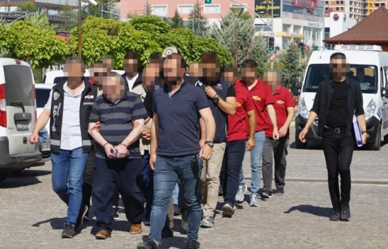 110 kişiyi dolandıran şüpheliler adliyeye sevk edildi