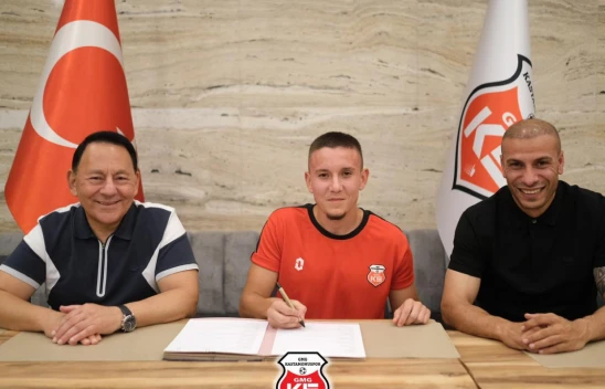 18'lik Orta Saha: Naim Saruhan Sönmez'in Futbol Kariyeri