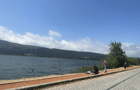 Abant Gölü'nde balık Avladılar