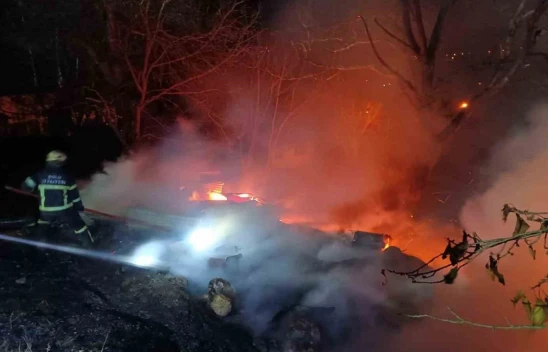 Ahşap Müştemilat Alev Alev Yandı