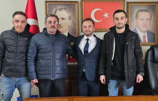 Ak Parti'ye Katılımlar Sürüyor