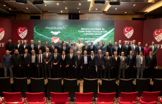 Akademi Direktörleri Mezunlarını Verdi