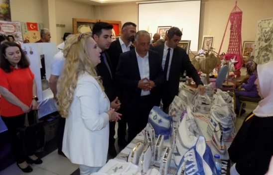 Araç HEM'den Yılsonu Sergisi