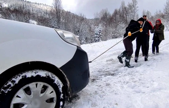 Köylülerin Yardımına Karla Mücadele Ekipleri Yetişti