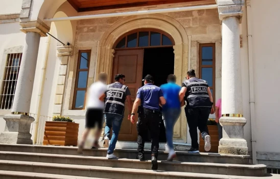 Aranan şahıslar tutuklandı