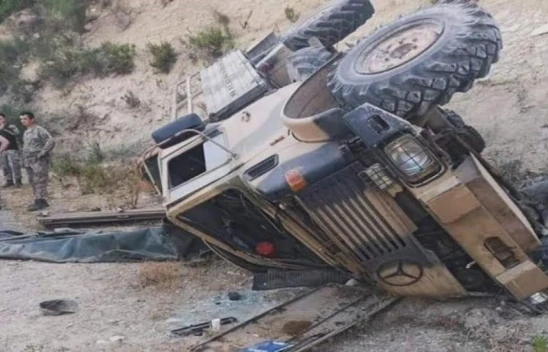 Askeri Araç Devrildi