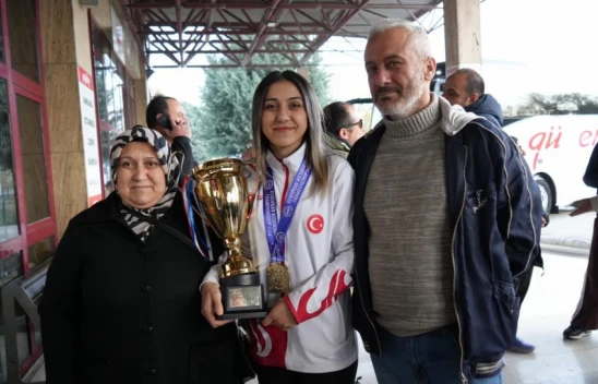 Asuman Çığlıoğlu, Coşkuyla Karşılandı