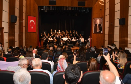 Atatürk'ün Sevdiği Şarkılar Seslendirildi