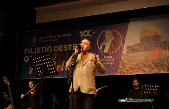 Aykut Kuşkaya Filistin'e Destek Gecesinde Sahne Aldı
