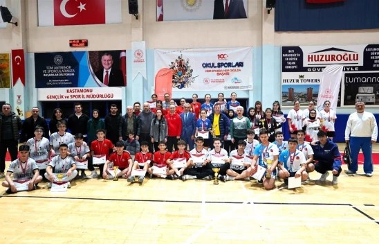 Badminton İl Birinciliği Düzenlendi