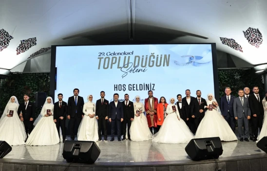 Bağcılar'da 7 Çift, Bakan Yumaklı'nın Şahitliğinde Dünya Evine Girdi