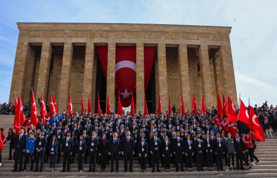 Bakan Bak, Anıtkabir'i Ziyaret Etti