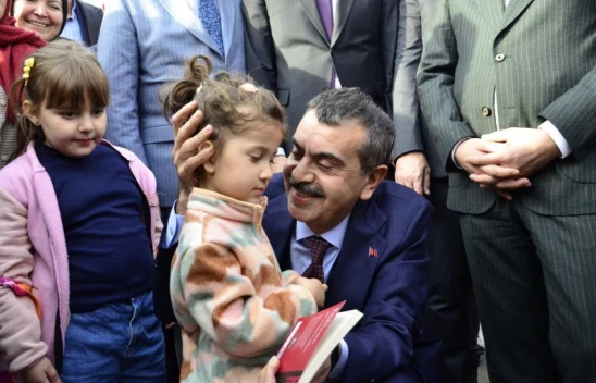 Bakan Tekin: 'Çocuklarımızın Yanında Dijital Bağımlılıklarımızdan Vazgeçelim'