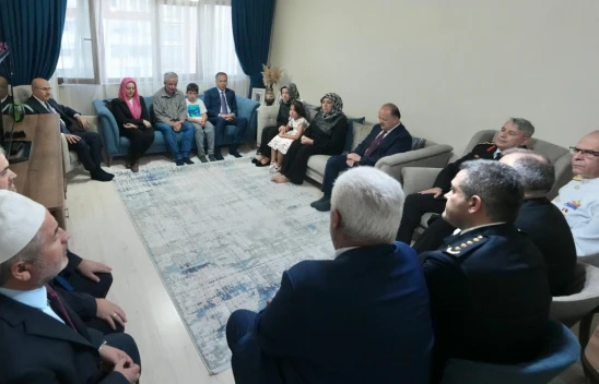 Bakan Yerlikaya'dan Şehit Ailesine Ziyaret