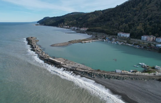 Barınaktaki Balıkçı Tekneleri Mahsur Kaldı