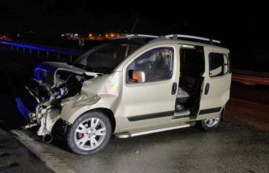 Bariyerlere Çarptı: 4 Yaralı