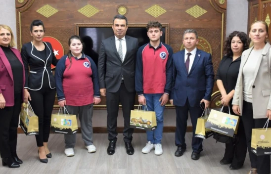 Başarılı Öğrencilerden Hasan Gümüş'e Ziyaret