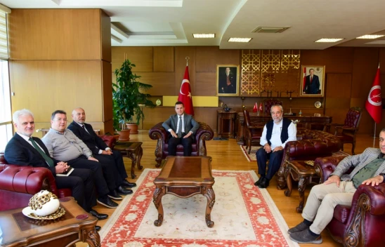 Biyoloji Kongresi heyetinden Rektör Topal'a ziyaret