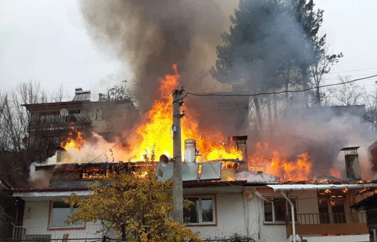 Bolu'da 4 Ev Alevlere Teslim Oldu