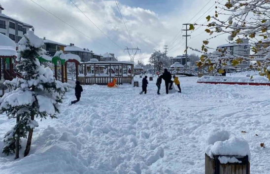Bolu'da Okullar Bir Gün Daha Tatil Edildi