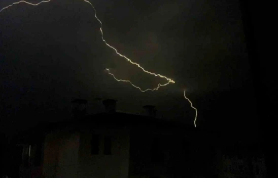 Bolu'da Yıldırım Düşme Anları Korku Filmlerini Aratmadı