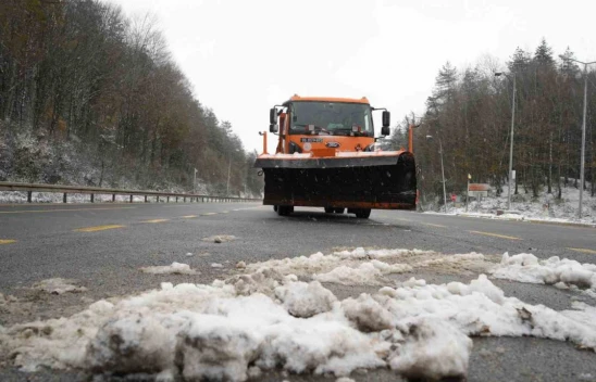 Bolu Dağı Geçişinde Aralıklarla Kar Yağışı Etkili Oluyor