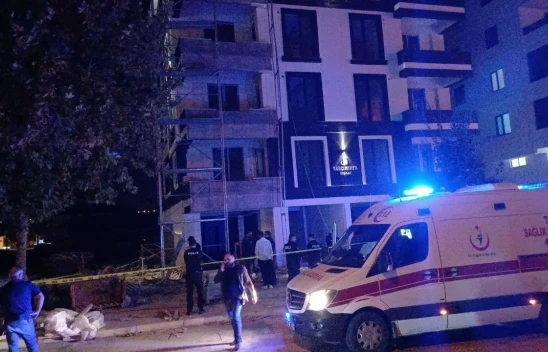 Genç Kadın 5. Kattan Atladı