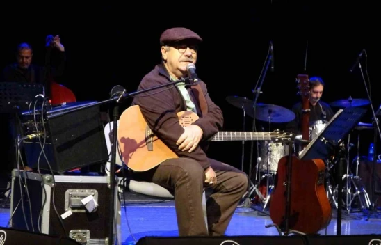 Bülent Ortaçgil Konser Verdi