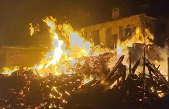 Buzdolabı Patladı, İki Ev Yandı!