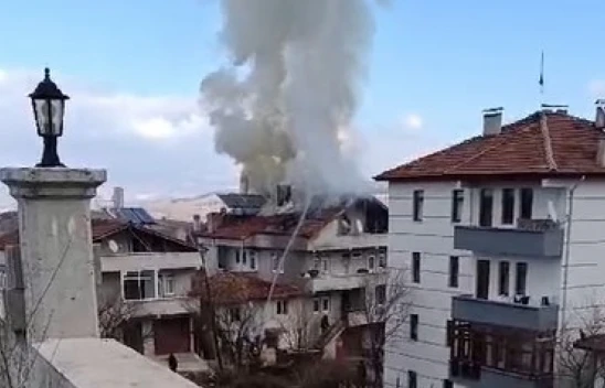 Çatı Yangını Korkuttu