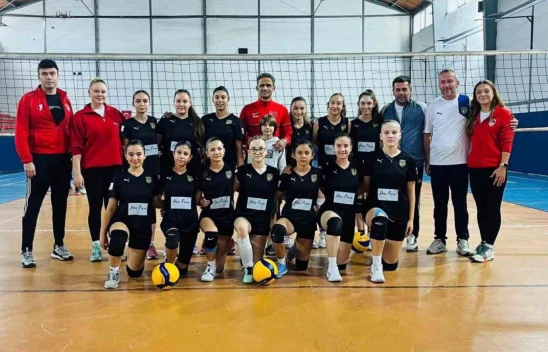 Çaycumaspor Voleybol Küçük Kızlar Takımından 3-0'lık Galibiyet