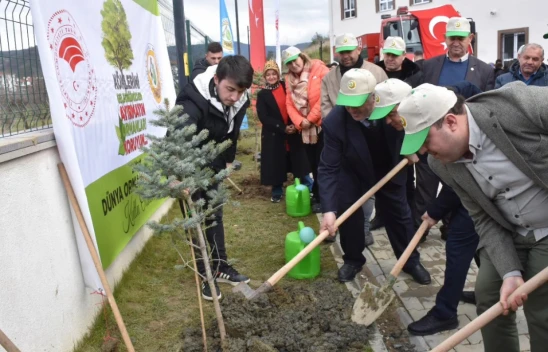 Cide'de Fidanlar Toprakla Buluştu