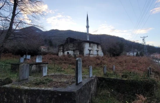 Cide'deki 600 yıllık tarihi cami talan edildi