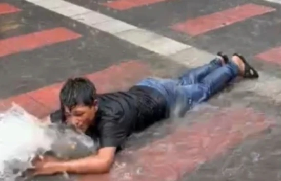 Çocuğun Gülümseten Eğlencesi