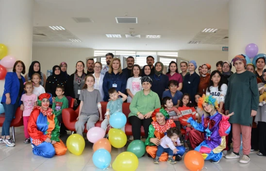 Çocukların Yüzünü Güldürdüler