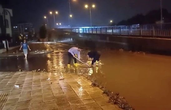 Çorum'da Sağanak Yağış Hayatı Olumsuz Etkiledi