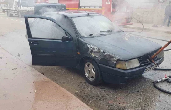 Çorum'da Park Halindeki Otomobil Yandı